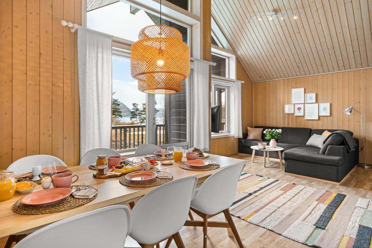 Mikkelparken Ferietun Hotel Kinsarvik Buitenkant foto