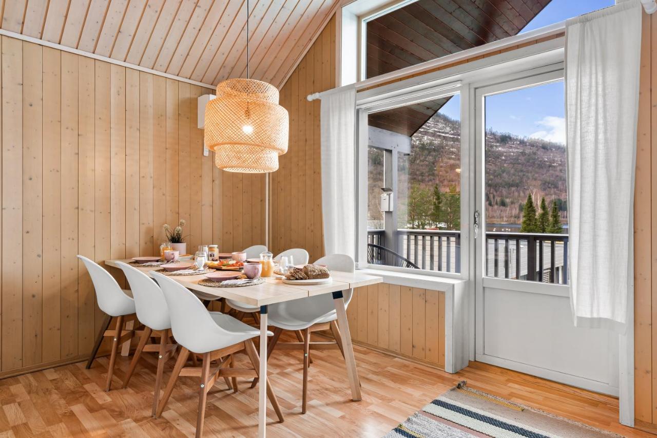 Mikkelparken Ferietun Hotel Kinsarvik Buitenkant foto