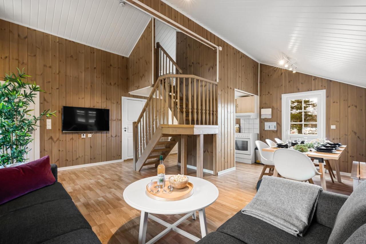 Mikkelparken Ferietun Hotel Kinsarvik Buitenkant foto