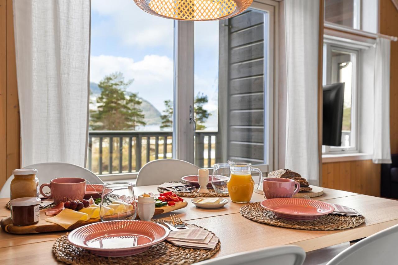 Mikkelparken Ferietun Hotel Kinsarvik Buitenkant foto