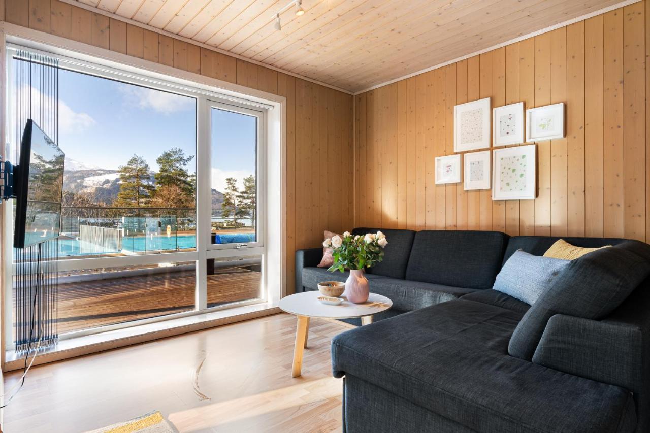 Mikkelparken Ferietun Hotel Kinsarvik Buitenkant foto